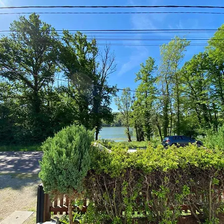 Maison Bord De De Charmes 度假居 巴涅斯