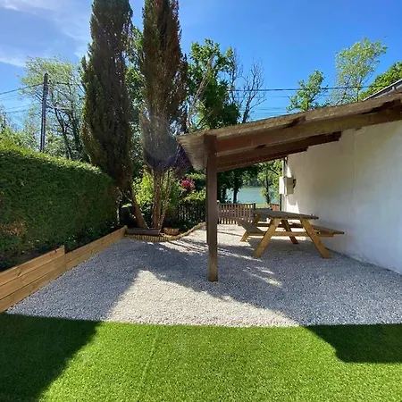 Maison Bord De De Charmes 度假居 巴涅斯