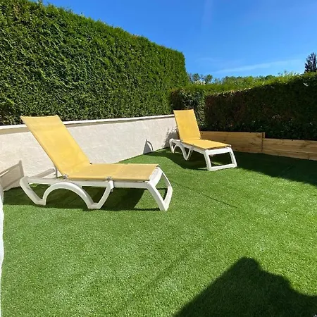 Maison Bord De De Charmes